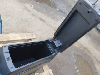 Подлокотник+центральная консоль, ориг. номер EG2164441, Mazda CX-7 ER 2006-2009