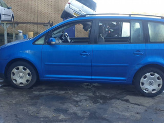 Volkswagen Touran 1 поколение 2005г. 1.6 л., BAG - фото №4