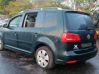 Volkswagen Touran 1 поколение [2-й рестайлинг] 2011г. 1.6 л., CAYC - фото №4