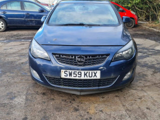 Opel Astra J 2010г. 1.6 л., A 16 XER - фото №1