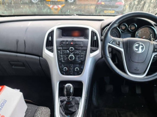 Opel Astra J 2010г. 1.6 л., A 16 XER - фото №10