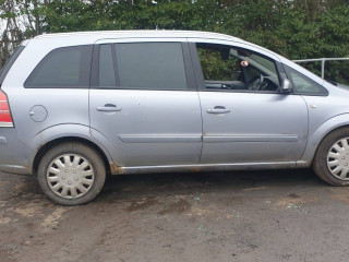 Opel Zafira B 2007г. 1.9 л., Z 19 DT - фото №3