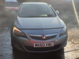 Opel Astra J 2010г. 1.7 л., A 17 DTR - фото №5