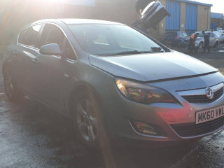 Opel Astra J 2010г. 1.7 л., A 17 DTR - фото №7