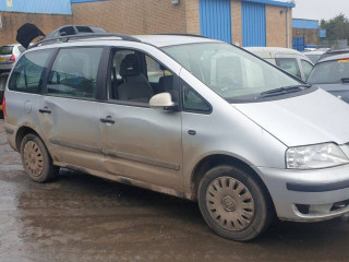 Volkswagen Sharan 1 поколение [2-й рестайлинг] 2008г. 1.9 л., BVK - фото №2