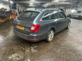 Skoda Superb 2 поколение [рестайлинг] 2014г. 2.0 л., CFFB - фото №10