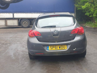 Opel Astra J 2011г. 1.7 л., A 17 DTJ - фото №10