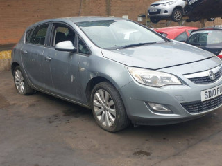 Opel Astra J 2010г. 1.4 л., A 14 XER - фото №2