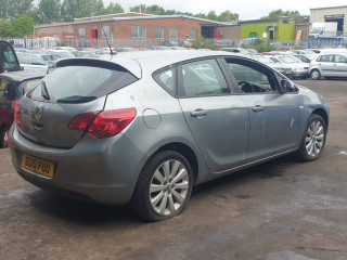 Opel Astra J 2010г. 1.4 л., A 14 XER - фото №5