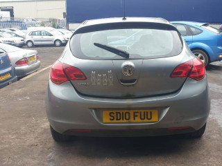 Opel Astra J 2010г. 1.4 л., A 14 XER - фото №6