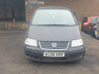 Volkswagen Sharan 1 поколение [2-й рестайлинг] 2008г. 1.9 л., BVK - фото №1