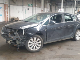 Opel Astra J [рестайлинг] 2015г. 1.6 л., B 16 DTL - фото №2