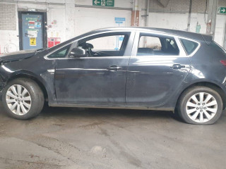 Opel Astra J [рестайлинг] 2015г. 1.6 л., B 16 DTL - фото №4