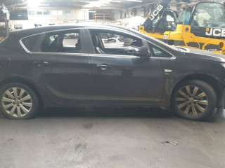 Opel Astra J [рестайлинг] 2015г. 1.6 л., B 16 DTL - фото №5