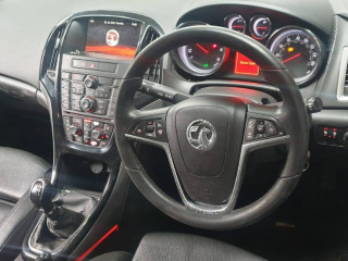 Opel Astra J [рестайлинг] 2015г. 1.6 л., B 16 DTL - фото №9