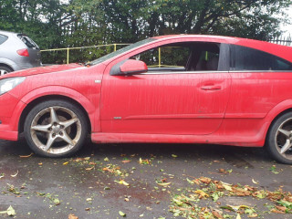 Opel Astra GTC H [рестайлинг] 2010г. 1.7 л., Z 17 DTH - фото №4