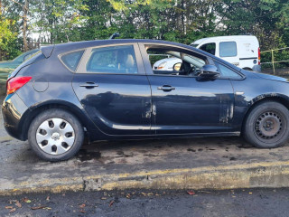 Opel Astra J 2011г. 1.3 л., A 13 DTE - фото №8