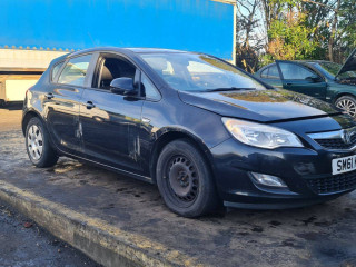 Opel Astra J 2011г. 1.3 л., A 13 DTE - фото №10
