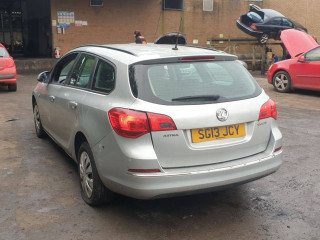 Opel Astra J [рестайлинг] 2013г. 1.7 л., A 17 DTE - фото №6