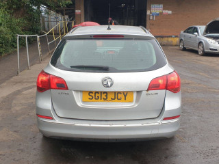 Opel Astra J [рестайлинг] 2013г. 1.7 л., A 17 DTE - фото №8