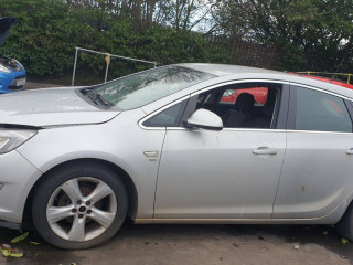 Opel Astra J [рестайлинг] 2012г. 1.6 л., A 16 XER - фото №4