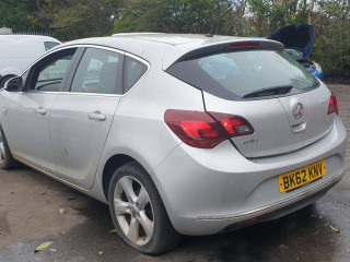 Opel Astra J [рестайлинг] 2012г. 1.6 л., A 16 XER - фото №6