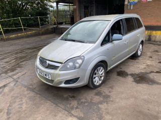 Opel Zafira B [рестайлинг] 2013г. 1.7 л., A 17 DTJ - фото №2