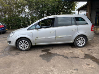 Opel Zafira B [рестайлинг] 2013г. 1.7 л., A 17 DTJ - фото №3