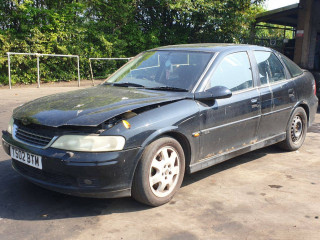 Opel Vectra B [рестайлинг] 1999г. 2.5 л., X 25 XE - фото №2