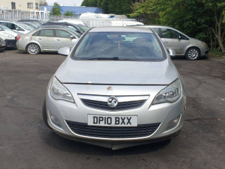 Opel Astra J 2010г. 1.4 л., A 14 XER - фото №1