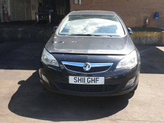 Opel Astra J 2011г. 1.7 л., A 17 DTJ - фото №2