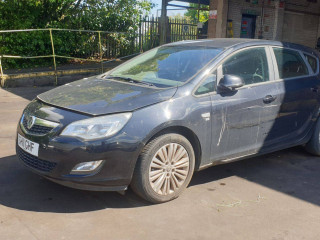 Opel Astra J 2011г. 1.7 л., A 17 DTJ - фото №3