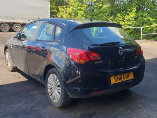 Opel Astra J 2011г. 1.7 л., A 17 DTJ - фото №5