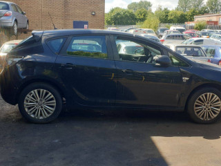 Opel Astra J 2011г. 1.7 л., A 17 DTJ - фото №7