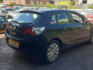 Opel Astra J 2011г. 1.7 л., A 17 DTJ - фото №8