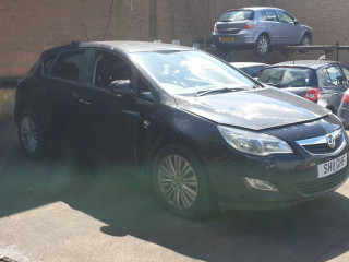 Opel Astra J 2011г. 1.7 л., A 17 DTJ - фото №9