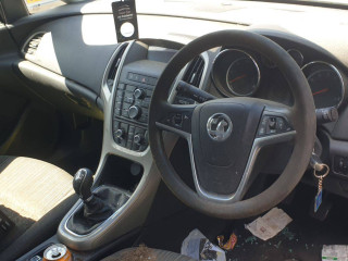 Opel Astra J 2011г. 1.7 л., A 17 DTJ - фото №10