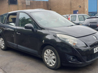 Renault Grand Scenic 3 поколение 2011г. 1.9 л., F9Q 872 - фото №2