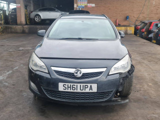 Opel Astra J 2011г. 1.7 л., A 17 DTR - фото №1