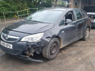 Opel Astra J 2011г. 1.7 л., A 17 DTR - фото №2