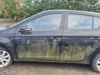 Hyundai i20 1 поколение 2012г. 1.1 л. - фото №2