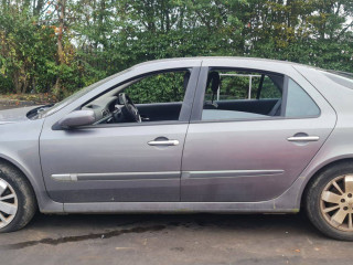 Renault Laguna 2 поколение [рестайлинг] 2007г. 2.0 л., F4R 714 - фото №4