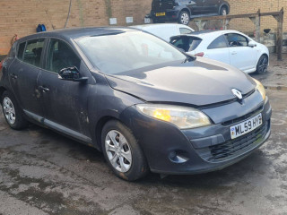 Renault Megane 3 поколение 2009г. 1.6 л., K4M 848 - фото №3