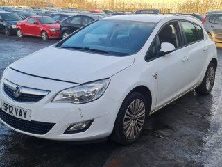 Opel Astra J 2012г. 1.6 л., A 16 XER - фото №2