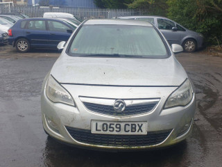 Opel Astra J 2010г. 1.6 л., A 16 XER - фото №1