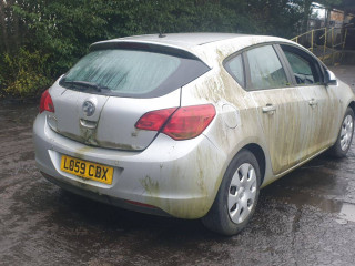 Opel Astra J 2010г. 1.6 л., A 16 XER - фото №7