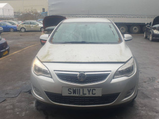 Opel Astra J 2011г. 1.6 л., A 16 XER - фото №1