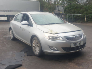 Opel Astra J 2011г. 1.6 л., A 16 XER - фото №3