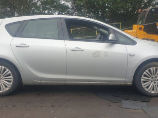 Opel Astra J 2011г. 1.6 л., A 16 XER - фото №5