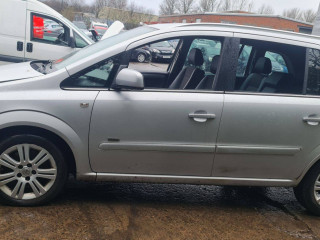 Opel Zafira B [рестайлинг] 2010г. 1.9 л., Z 19 DT - фото №4